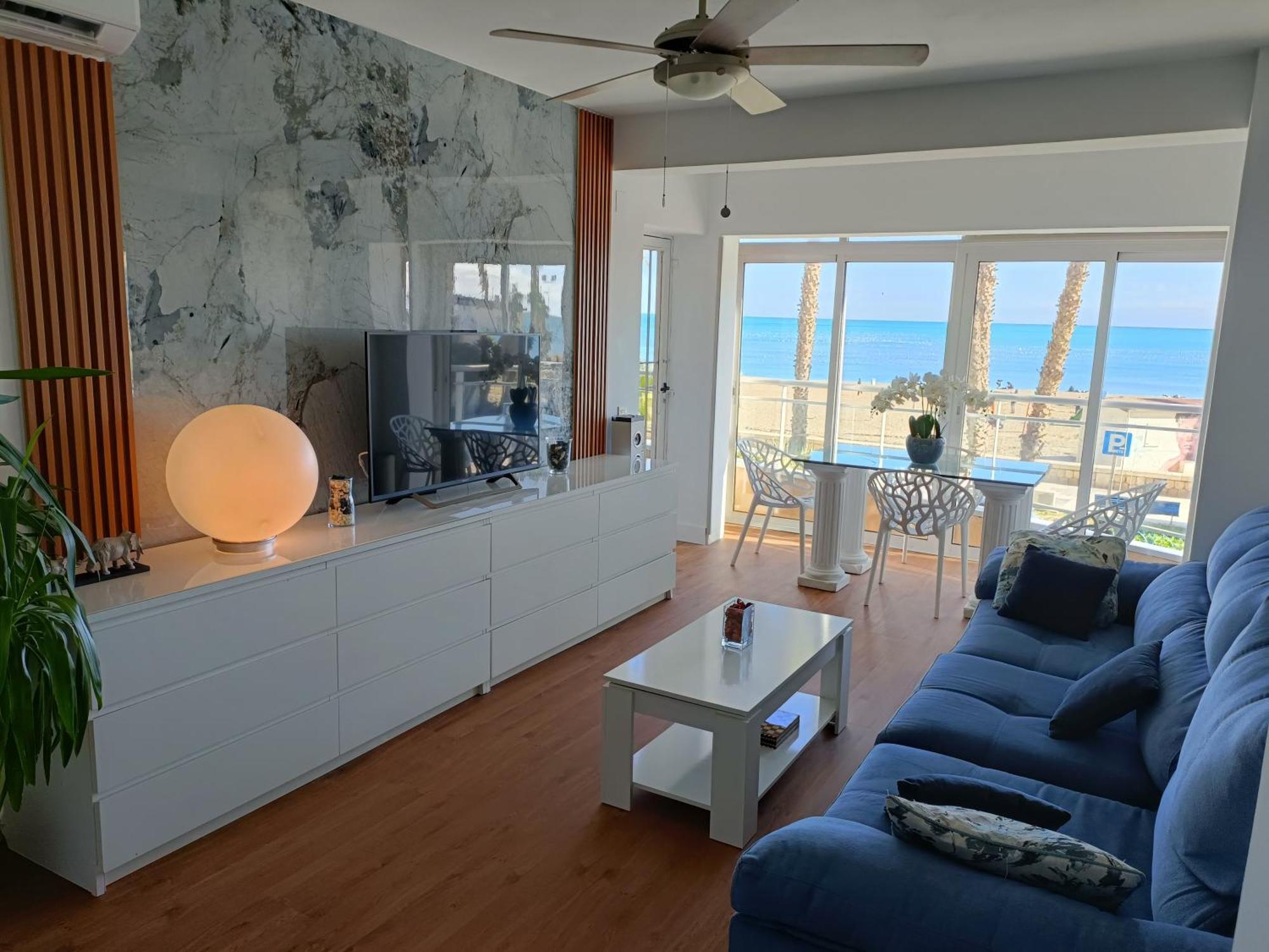 Apartamento Lujo Frente Al Mar Centro De Malaga Exterior photo