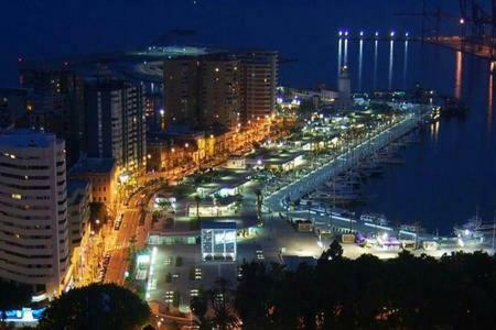 Apartamento Lujo Frente Al Mar Centro De Malaga Exterior photo